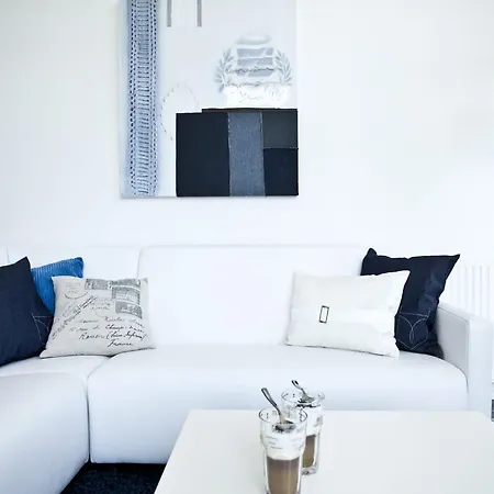 Modern Near The Golf Course 別荘 フェルゼン・ザイト