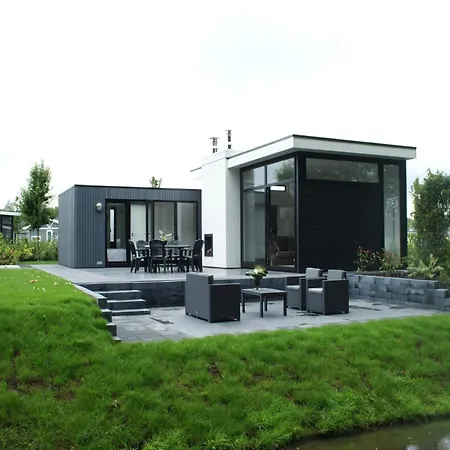 Modern Near The Golf Course 別荘 フェルゼン・ザイト